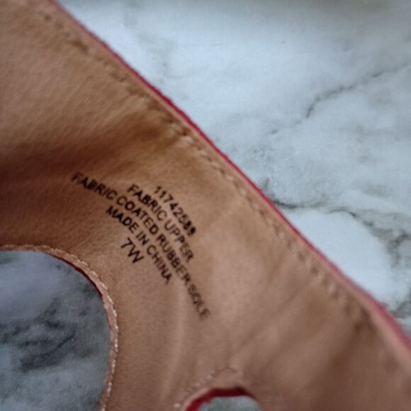 Torrid Wine Color Block Kitten Heel Faux Suede Sandals Size 7W - Picture 9 of 12